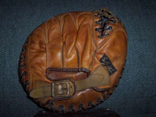 George A. Reach Softball Catchers Mitt Back